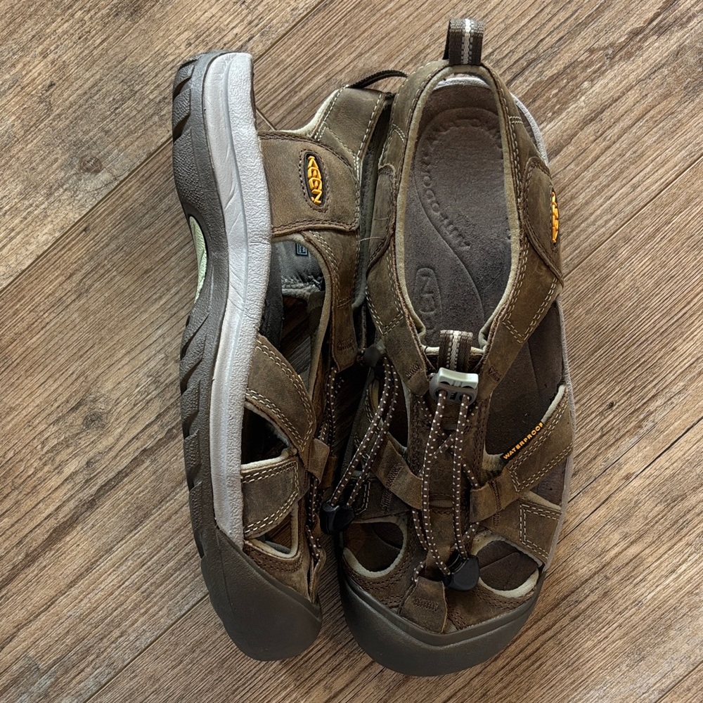 KEEN Men's Olive and Black Outdoor Sandals